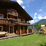 シャレー & Wachterhof